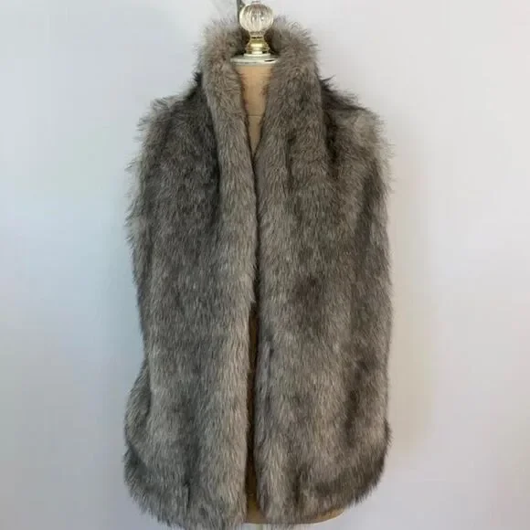 BCBGENERATION VEST FAUX SILVER FOX FUR NWOT~SZ XS - Picture 1 of 5